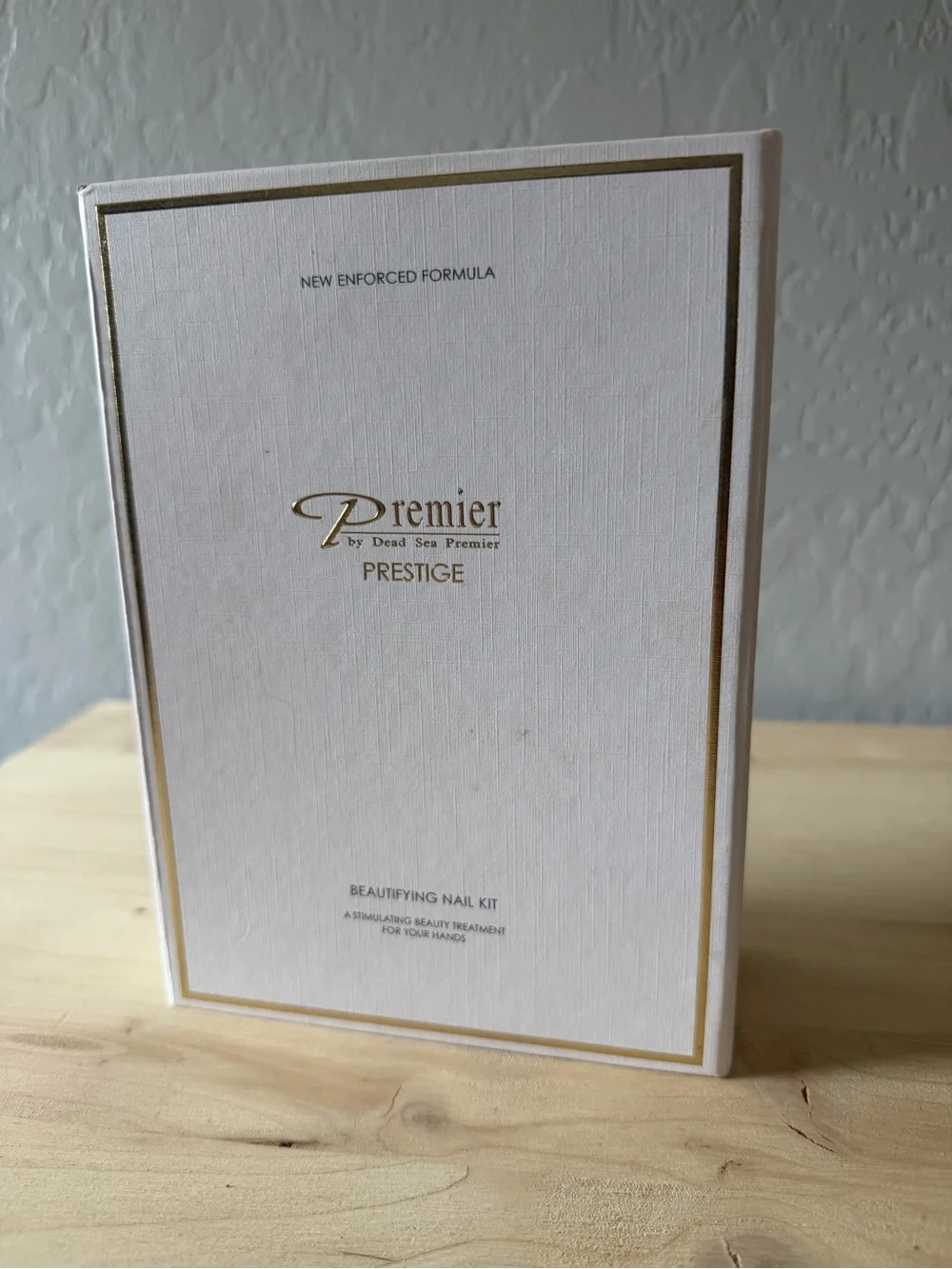 Premier Luxury Nail Care Set – White & Gold Accent